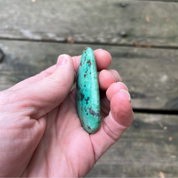 Turquoise With Cuperite Crystal - Picture 4 of 15